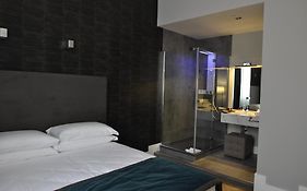 Place 24 Suites&Wellness
