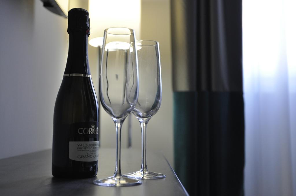 Place 24 Suites&Wellness Rom Zimmer foto